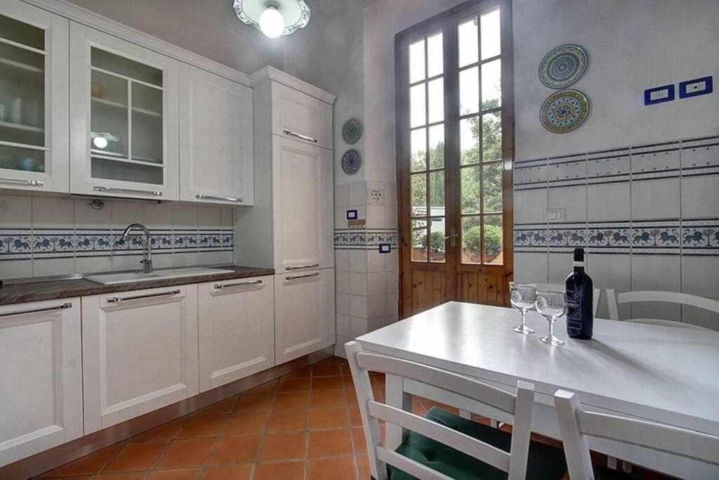 Appartement Santa Croce Elegant With Garage à Florence Extérieur photo