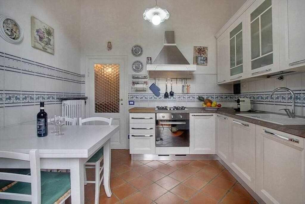 Appartement Santa Croce Elegant With Garage à Florence Extérieur photo