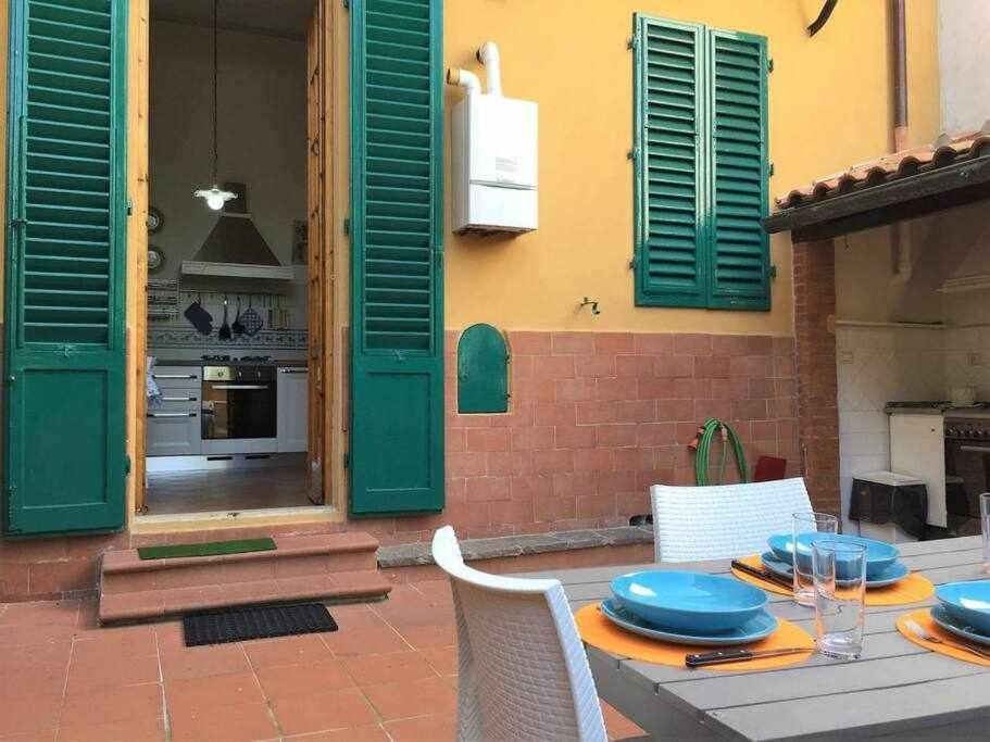 Appartement Santa Croce Elegant With Garage à Florence Extérieur photo